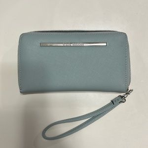 STEVE MADDEN WRISTLET WALLET